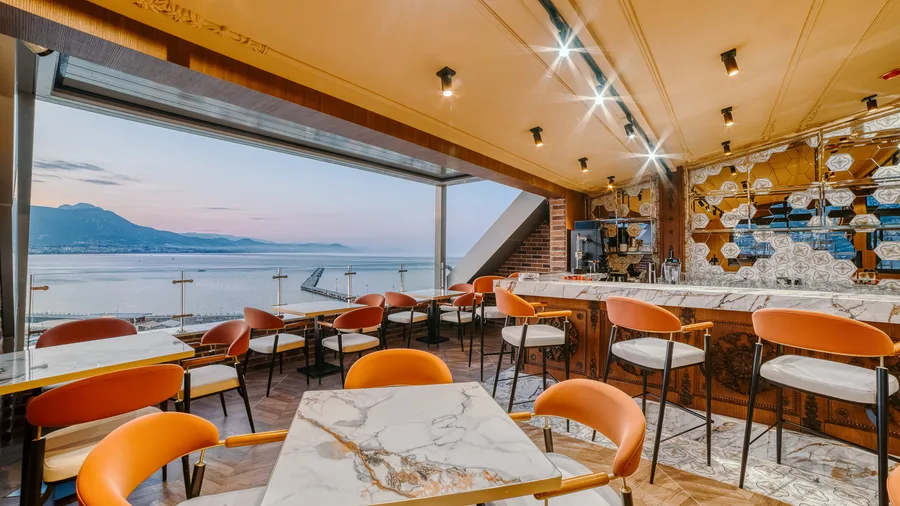 Antalya restoran mobilyası: salon, teras ve otel restoranı için seçim
