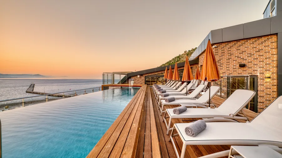 Numa Port Hotel