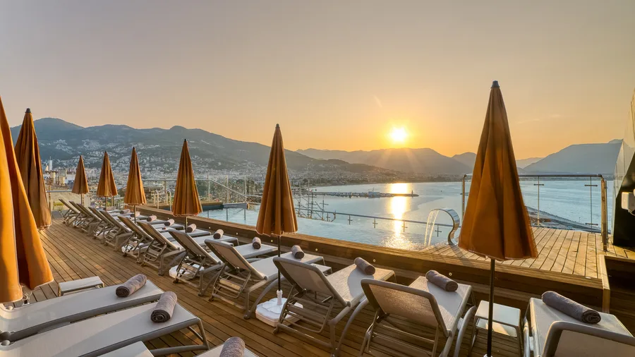 Numa Port Hotel