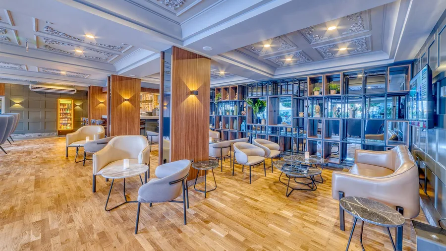 Numa Port Hotel