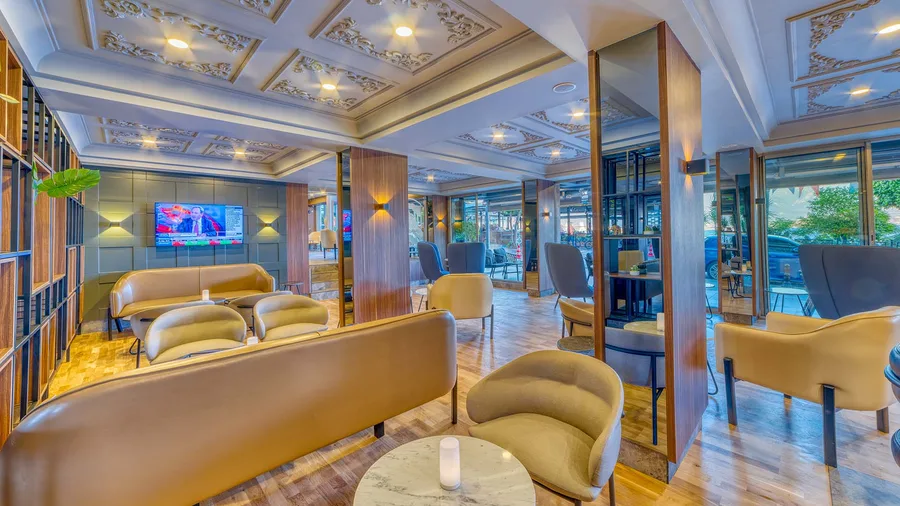 Numa Port Hotel